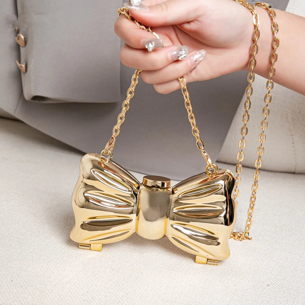 Women’s Mini Metallic Heart-Shaped Clutch – Fashion Chain Handbag with Hasp Closure